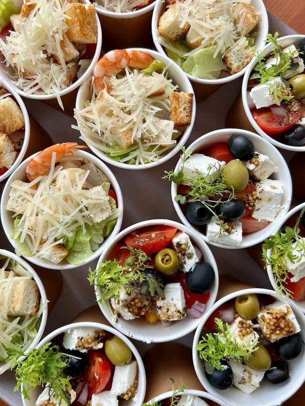 Сет салатов "Легкие салаты" 16шт. 3 вкуса
