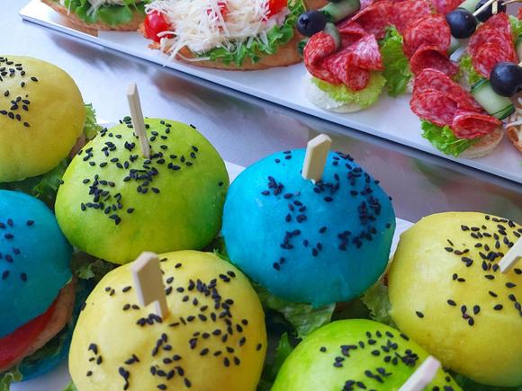 Легкие закуски с мини-бургерами на 20 персон в Уфе