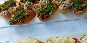 Легкие закуски с Мини Бургерами Color на 20 персон