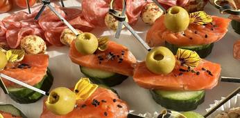 Фуршет стандарт с горячими закусками и обслуживанием на 30 персон