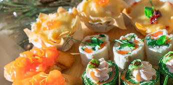 Новогодний стол "В кругу семьи" на 4-5 персон