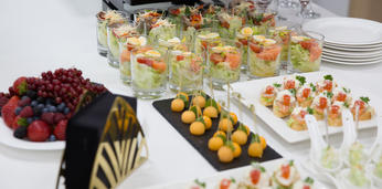 Премиальный праздничный фуршет с обслуживанием на 50 персон